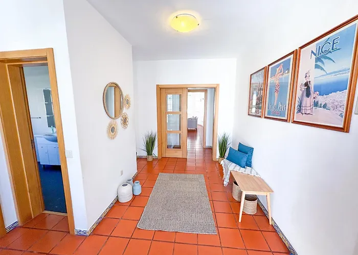 Mia - Peerless Bond *