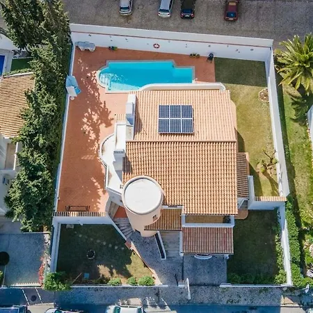 Mia - Peerless Bond Албуфейра