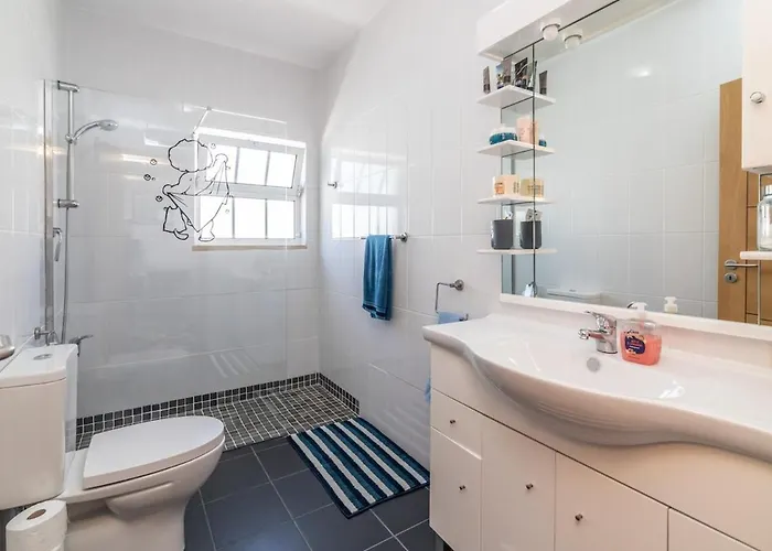 Villa Mia - Peerless Bond *