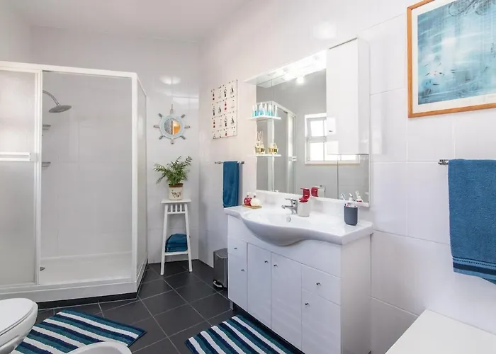 Villa Mia - Peerless Bond *