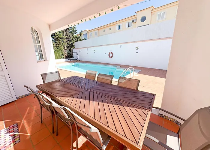 Villa Mia - Peerless Bond