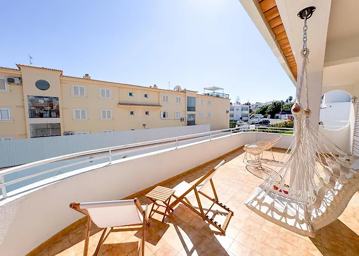 Mia - Peerless Bond * Albufeira