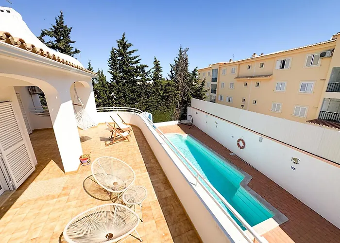 Villa Mia - Peerless Bond