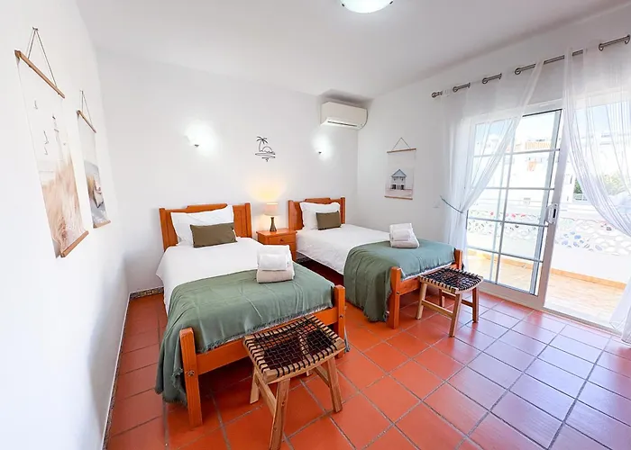 Mia - Peerless Bond Villa Albufeira