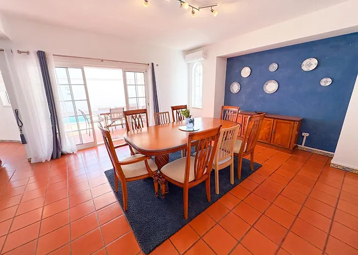 Mia - Peerless Bond אלבופיירה