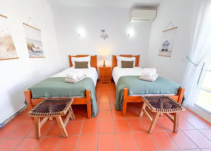 Mia - Peerless Bond Villa *