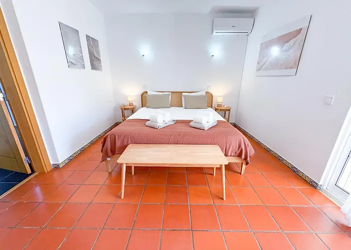 Mia - Peerless Bond *