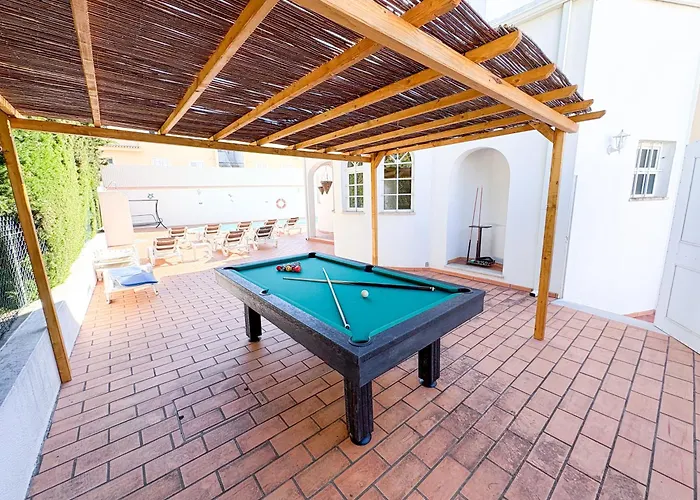 Mia - Peerless Bond אלבופיירה