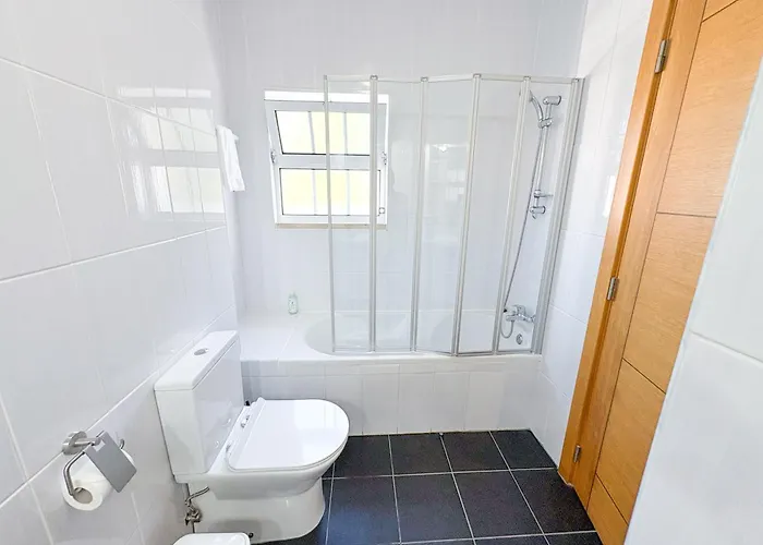 Mia - Peerless Bond Villa *