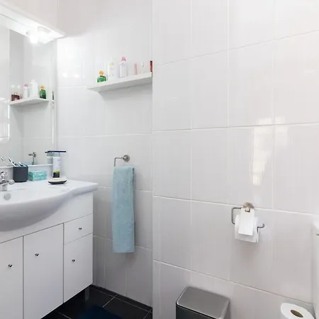 Villa Mia - Peerless Bond