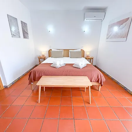 Mia - Peerless Bond *